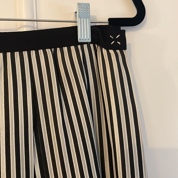 Max Studio Black and White Vertical Lines Skirt - Picture 5 of 8
